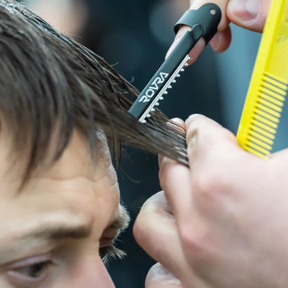 Rovra Texturizing Finger Razor - Black